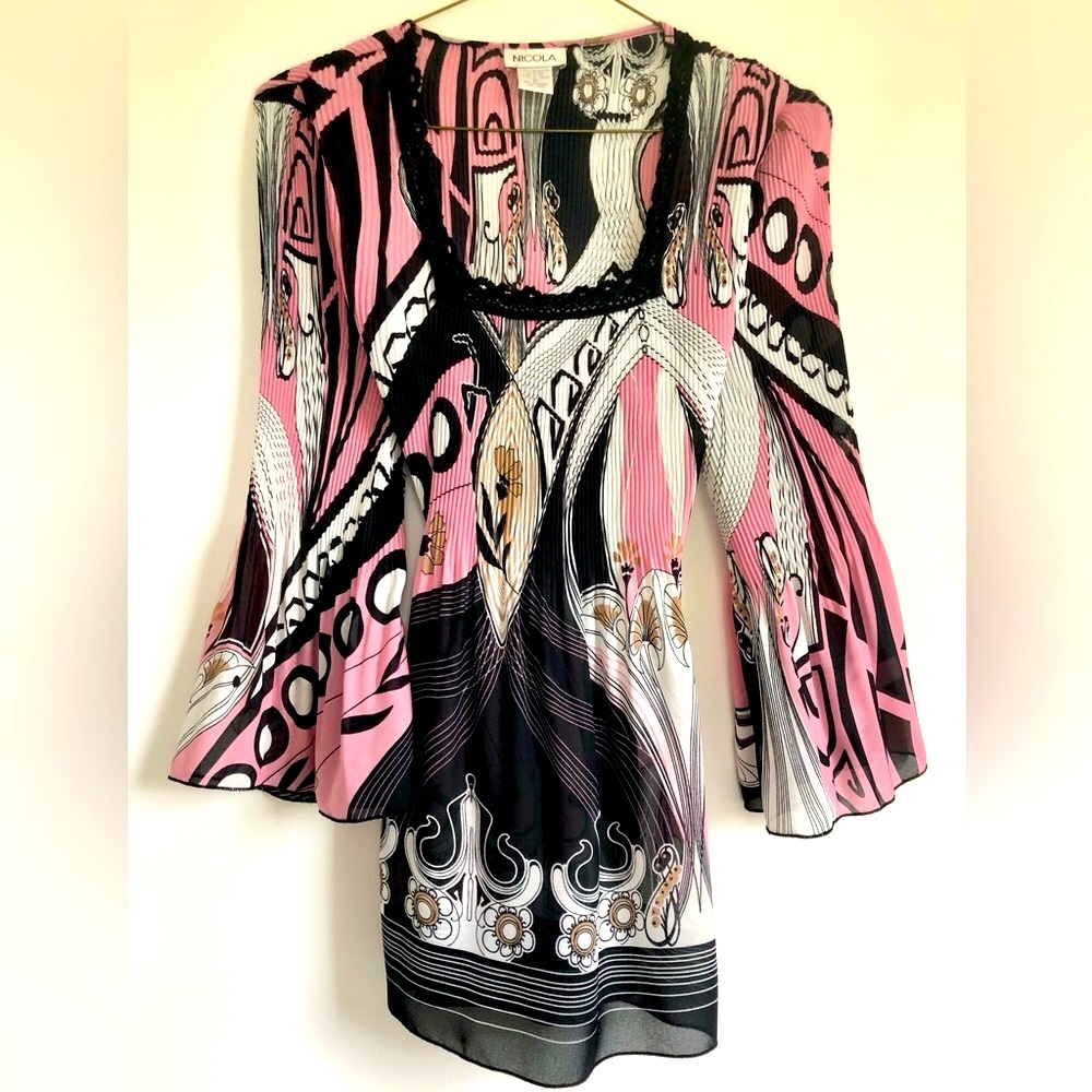 Boston Proper Y2K/60s vibe Pucci print pleat midriff Bell sleeve tunic M